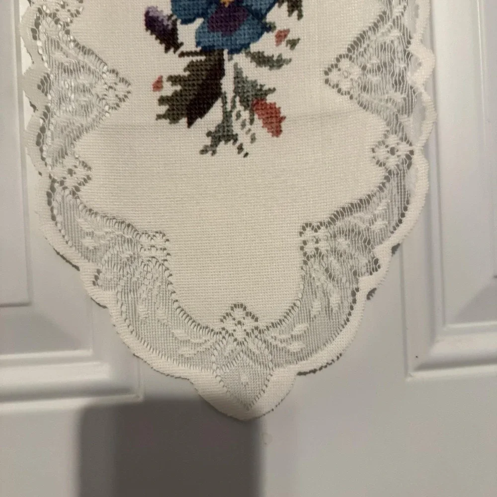 Vertical Wall Hanging Tapestry With Floral Design